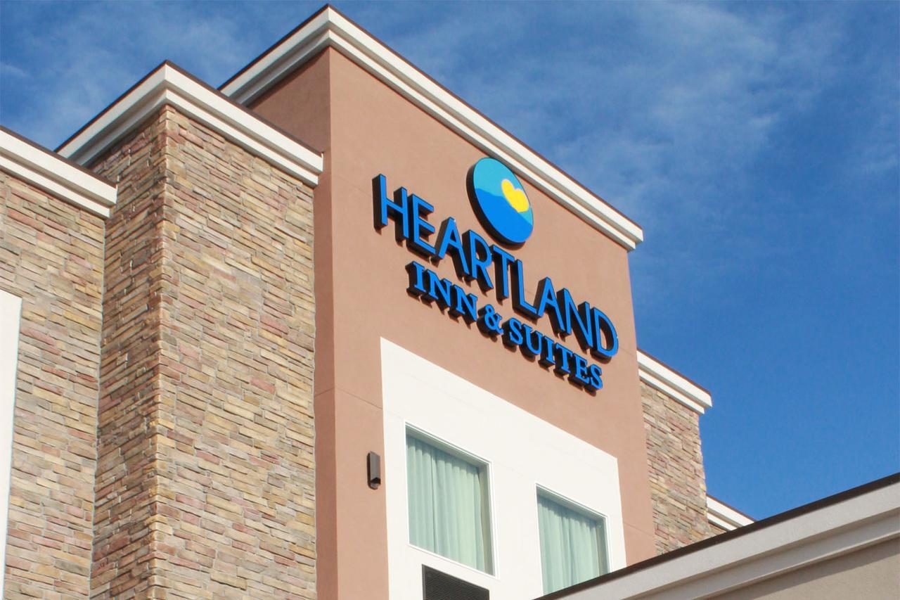 Heartland Inn And Suites Wheatland Eksteriør bilde